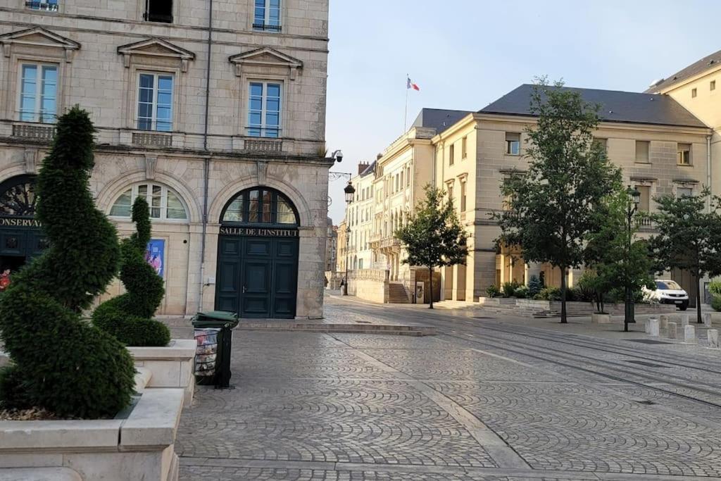 Ferienwohnung Le Domremy F2 Au Coeur D'Orléans Exterior foto